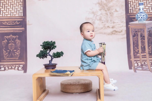 阳泉宝宝眼睛肿是什么原因